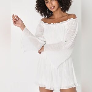 Lulu’s Long Sleeve Off the Shoulder Romper (XL) with tags